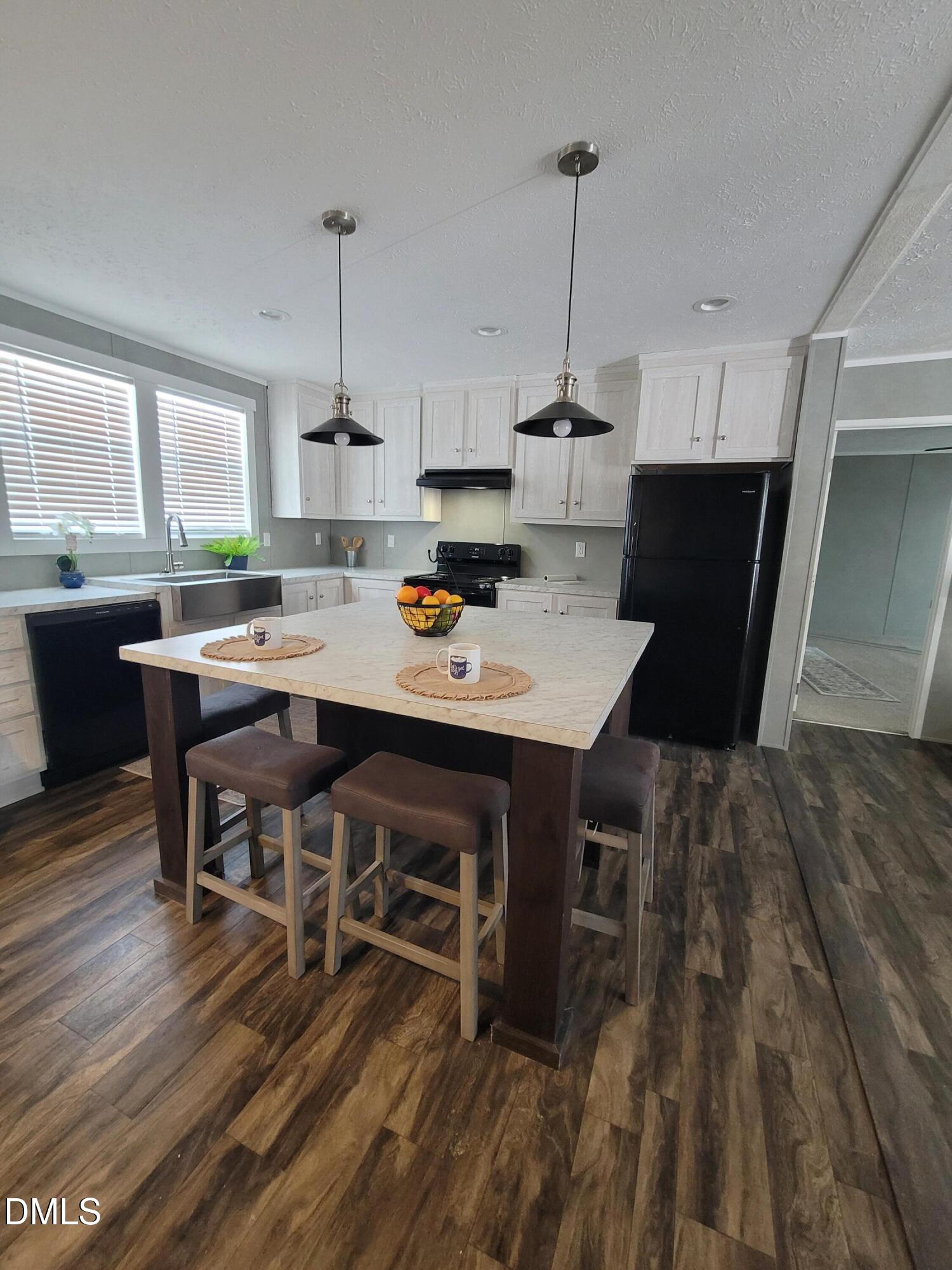 323 Aquilla Road, Unit Z Benson, NC 27504 - Photo 5 of 9 Kitchen with large island