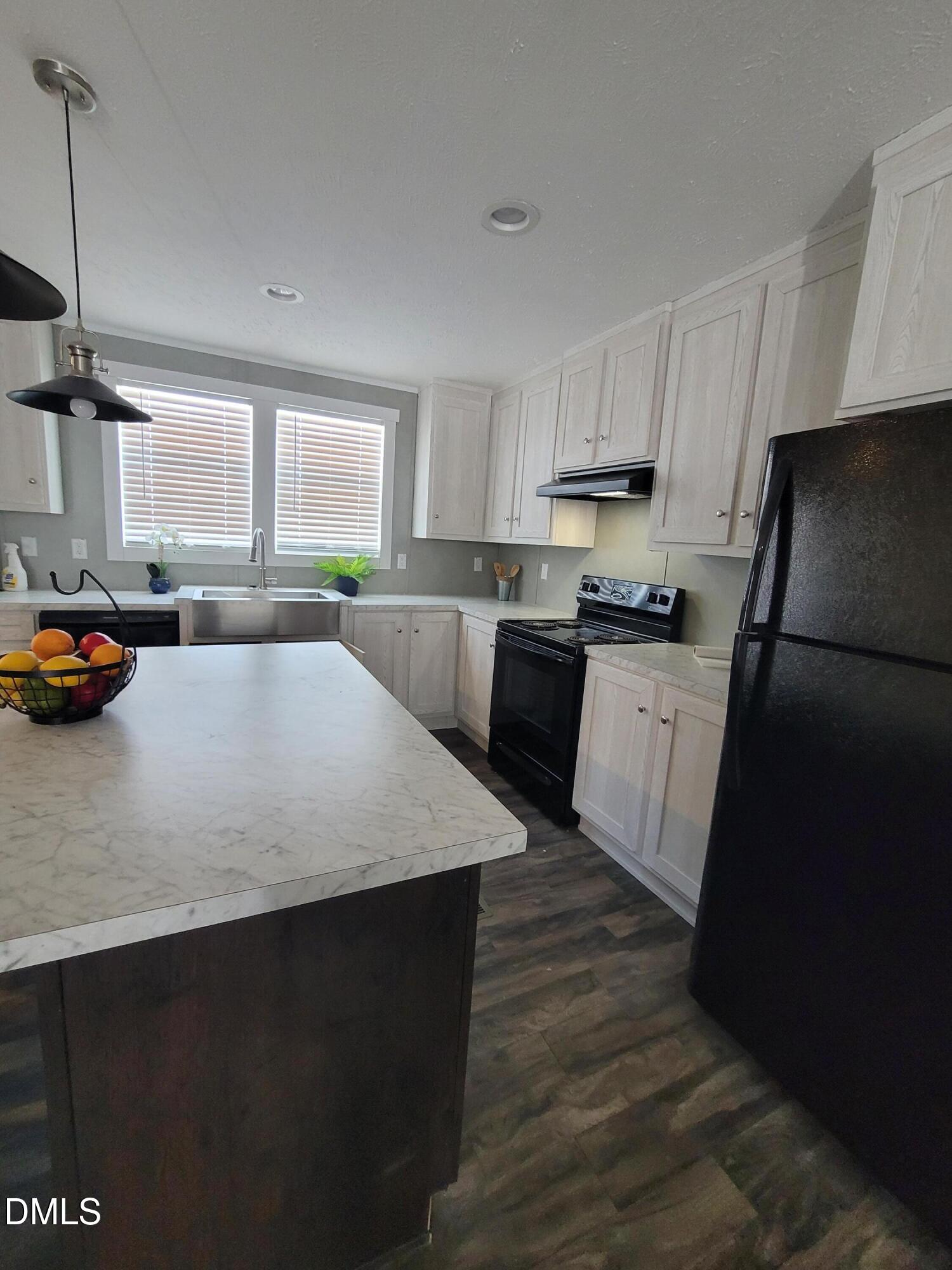 323 Aquilla Road, Unit Z Benson, NC 27504 - Photo 6 of 9 Kitchen/ Refrigerator included