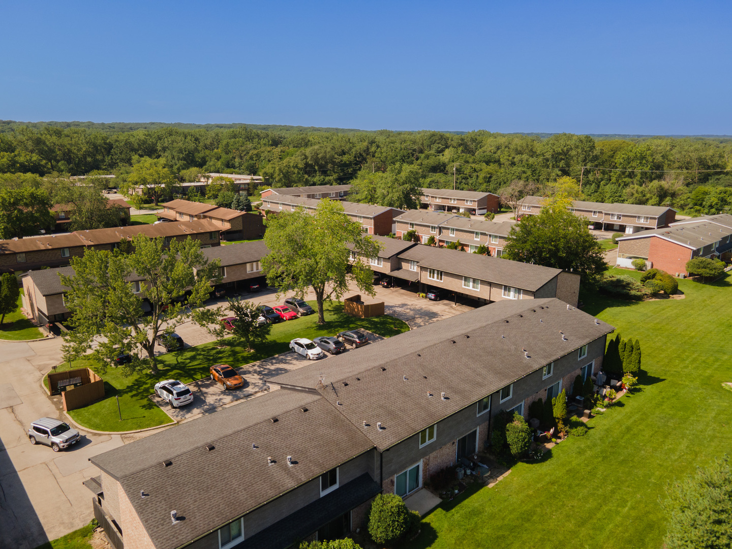 12 Cour Monnet Palos Hills, IL 60465 - Photo 1 of 27 an aerial view of a house with a garden