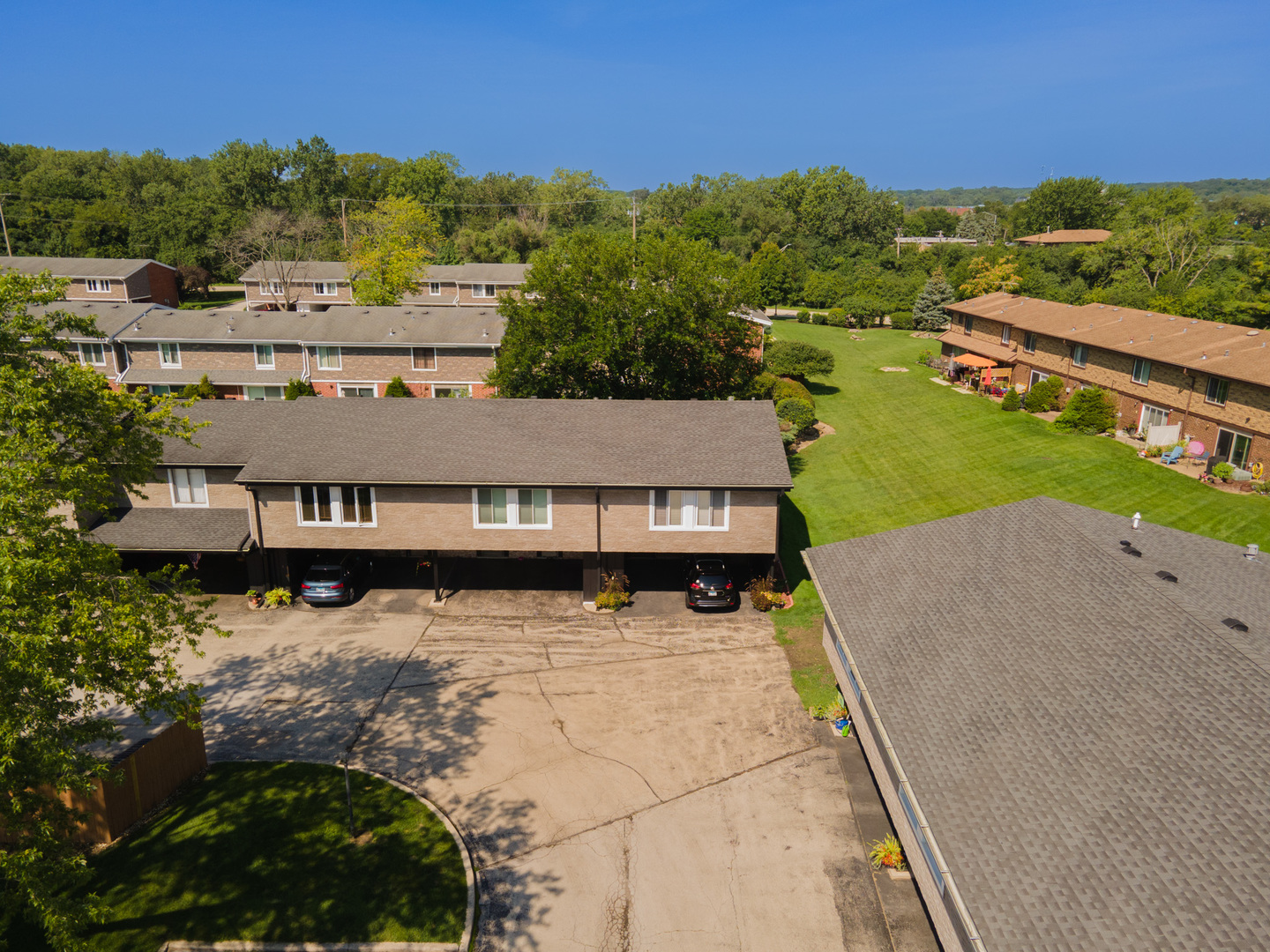 12 Cour Monnet Palos Hills, IL 60465 - Photo 26 of 27 a view of a house with pool and a yard