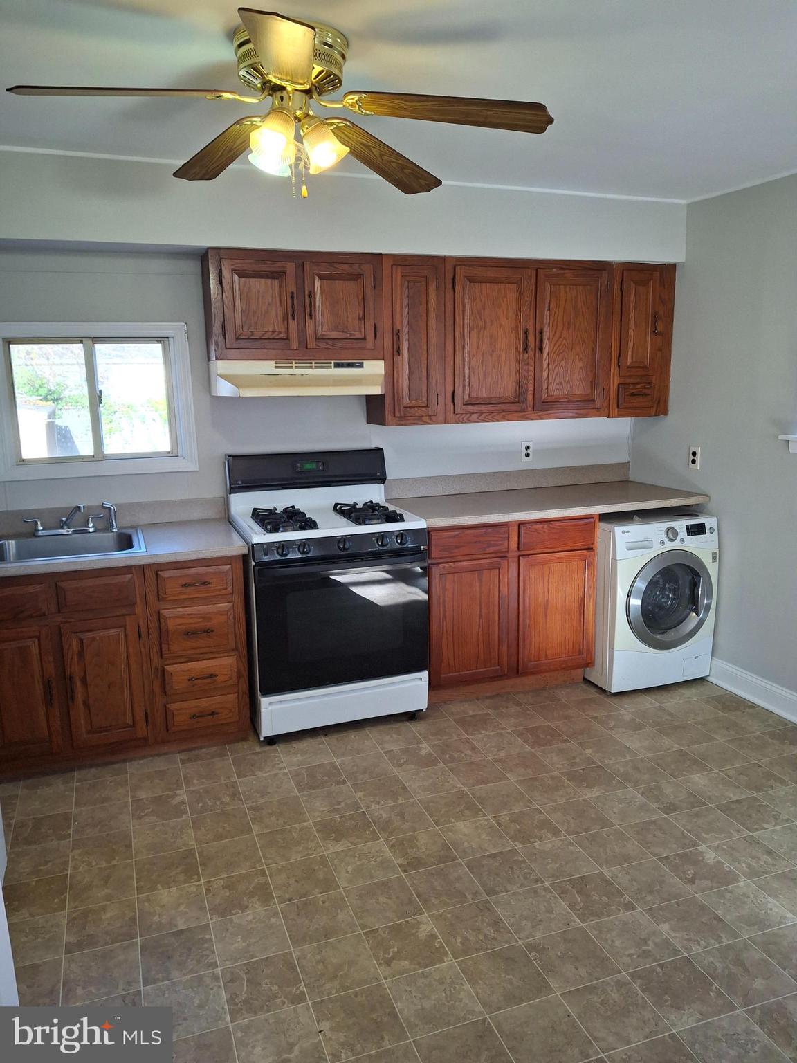 413 10th Avenue Lindenwold, NJ 08021 - Photo 4 of 21