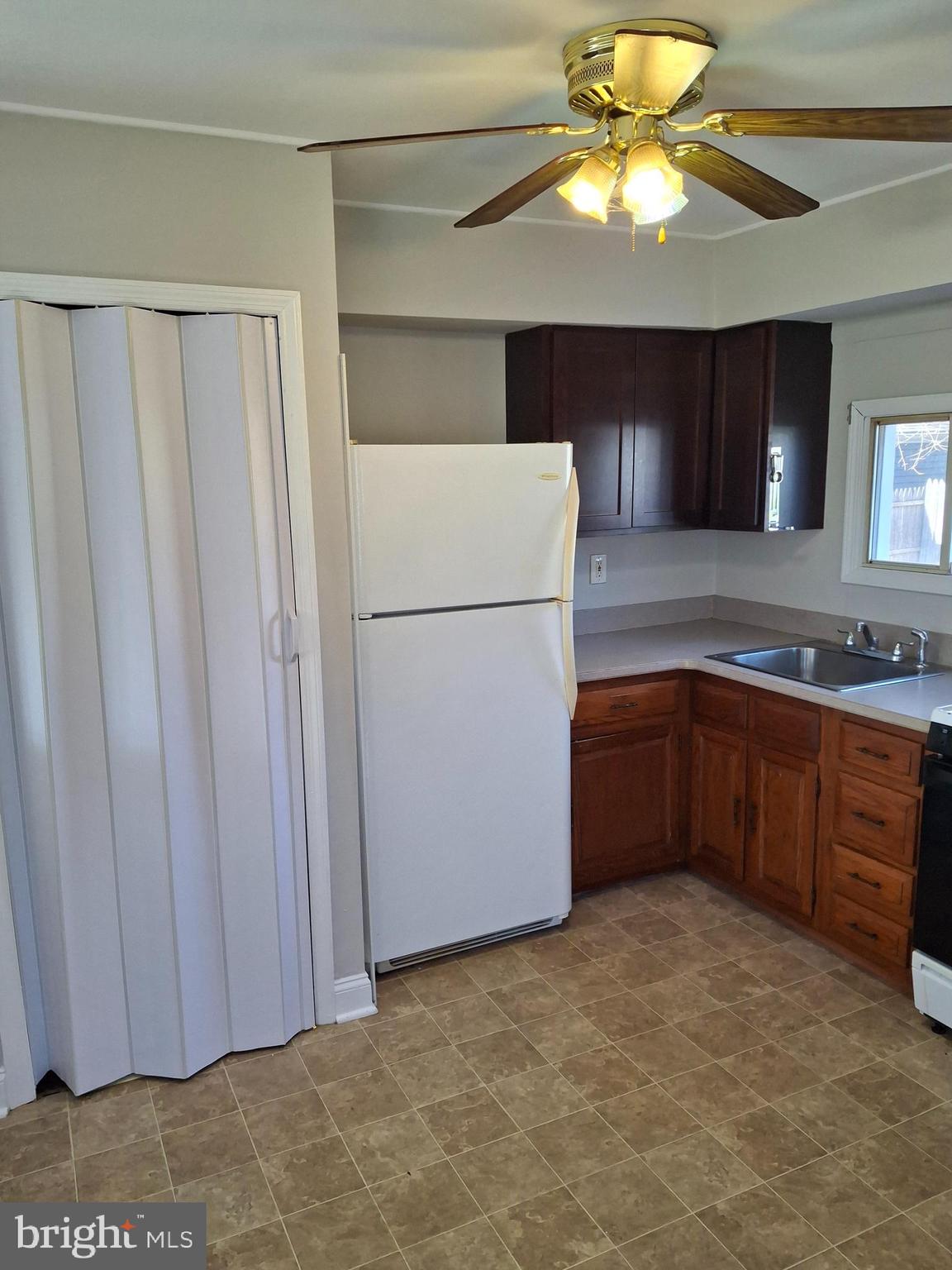 413 10th Avenue Lindenwold, NJ 08021 - Photo 5 of 21