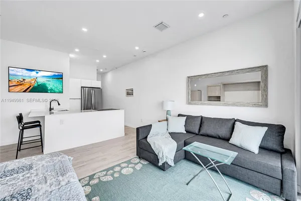 $3,500 | 1500 Bay Road, Unit 1536S, Miami Beach, FL 33139