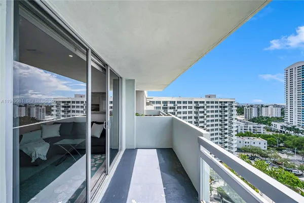 $3,500 | 1500 Bay Road, Unit 1536S, Miami Beach, FL 33139