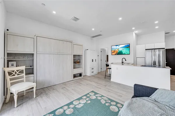$3,500 | 1500 Bay Road, Unit 1536S, Miami Beach, FL 33139