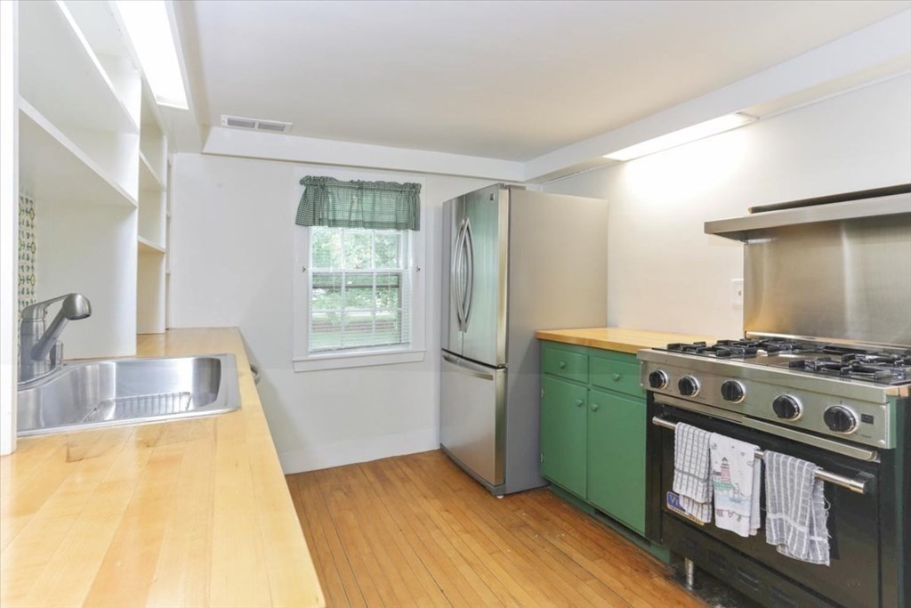 39 Concord Road Billerica, MA 01821 - Photo 15 of 26