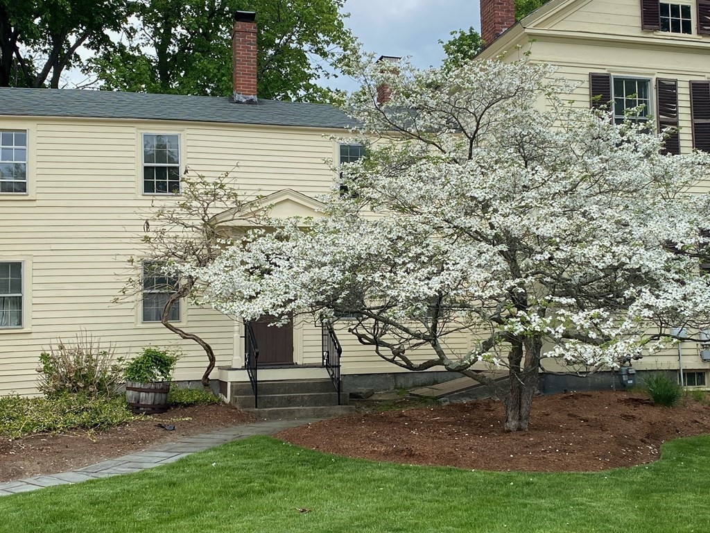 39 Concord Road Billerica, MA 01821 - Photo 2 of 26