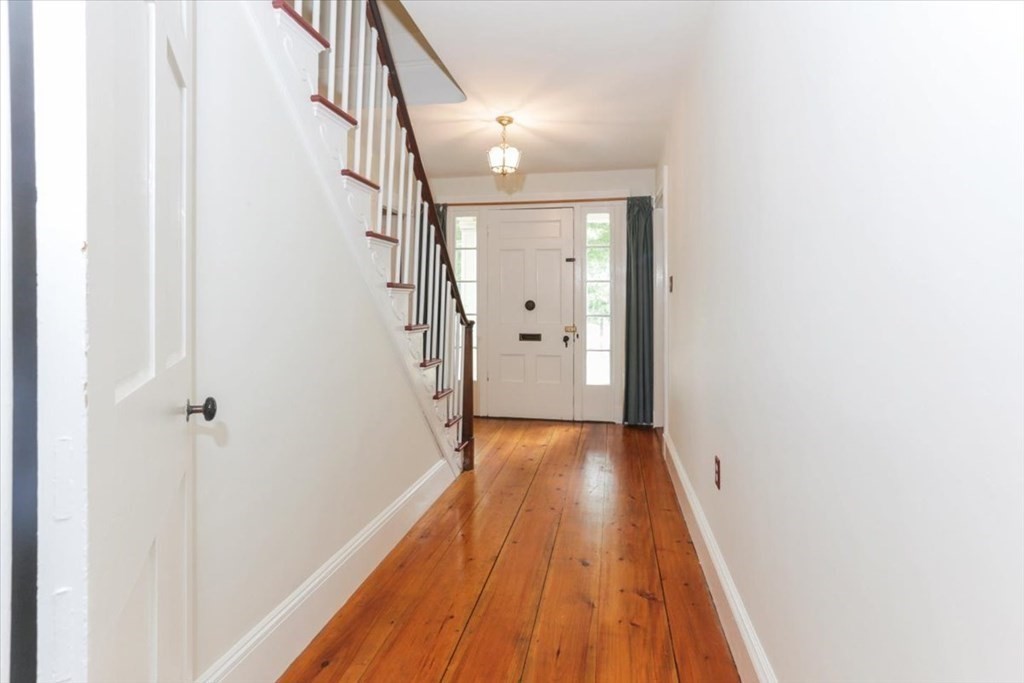 39 Concord Road Billerica, MA 01821 - Photo 4 of 26