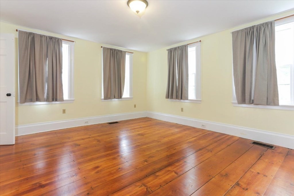 39 Concord Road Billerica, MA 01821 - Photo 7 of 26