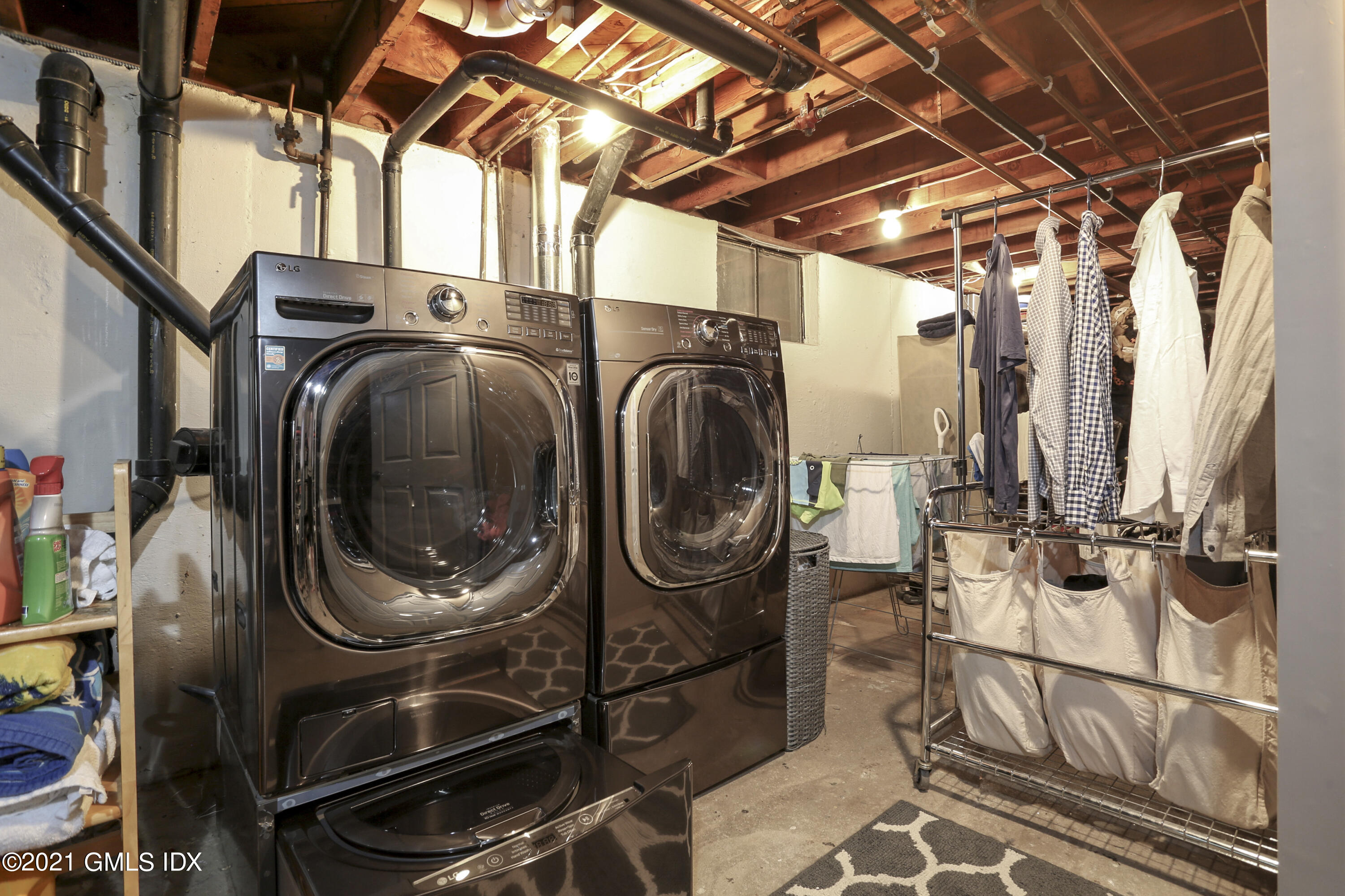 236 Palmer Hill Road Old Greenwich, CT 06870 - Photo 22 of 33 a utility room with dryer and washer