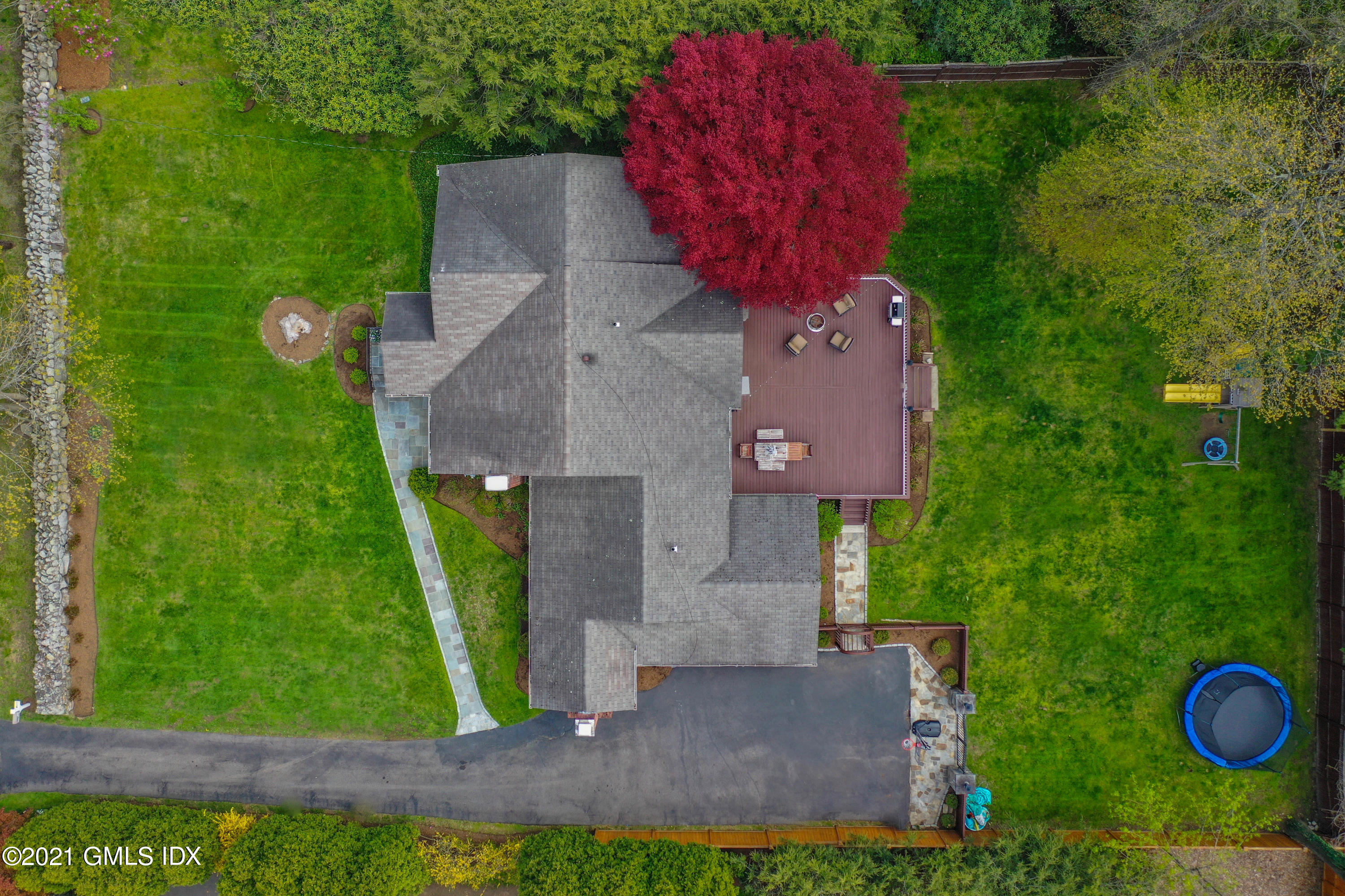 236 Palmer Hill Road Old Greenwich, CT 06870 - Photo 4 of 33 an aerial view of a house