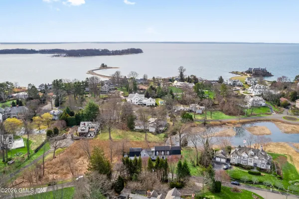 $5,800,000 | 8 Indian Point Lane, Riverside, CT 06878