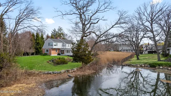 $5,800,000 | 8 Indian Point Lane, Riverside, CT 06878