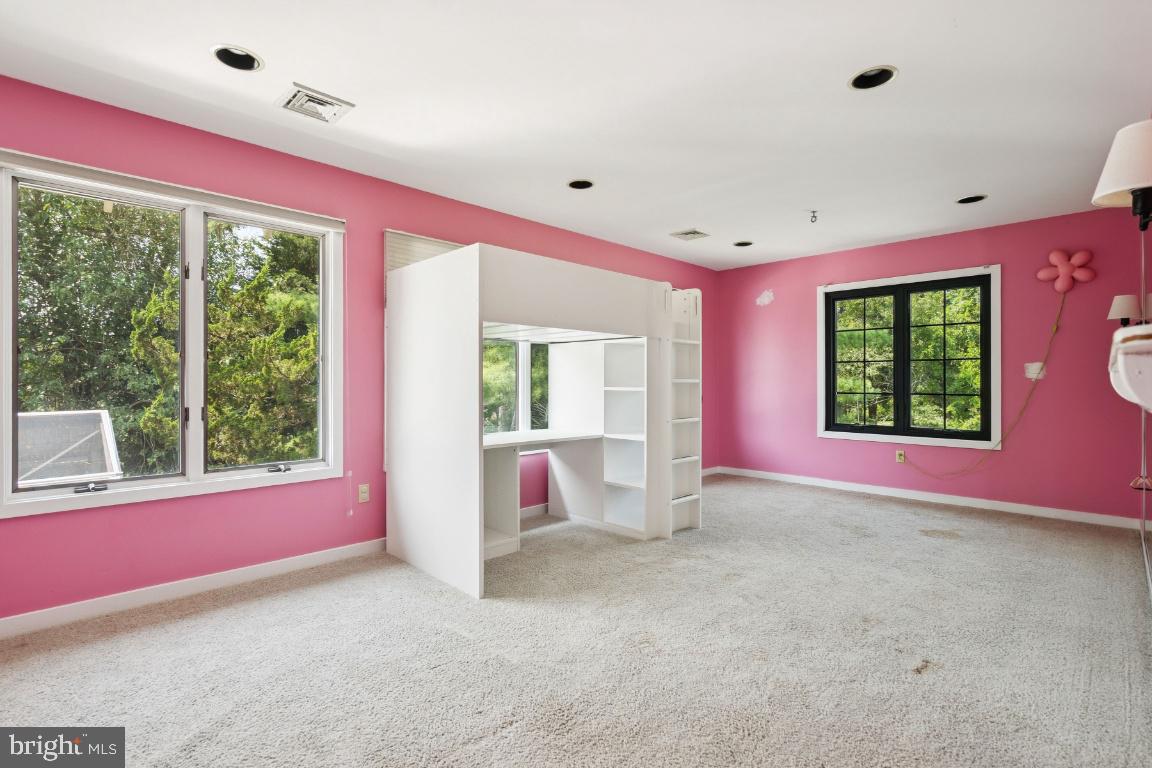 506 Lazy Lane Absecon, NJ 08201 - Photo 20 of 26 a view of livingroom with furniture window and outside view