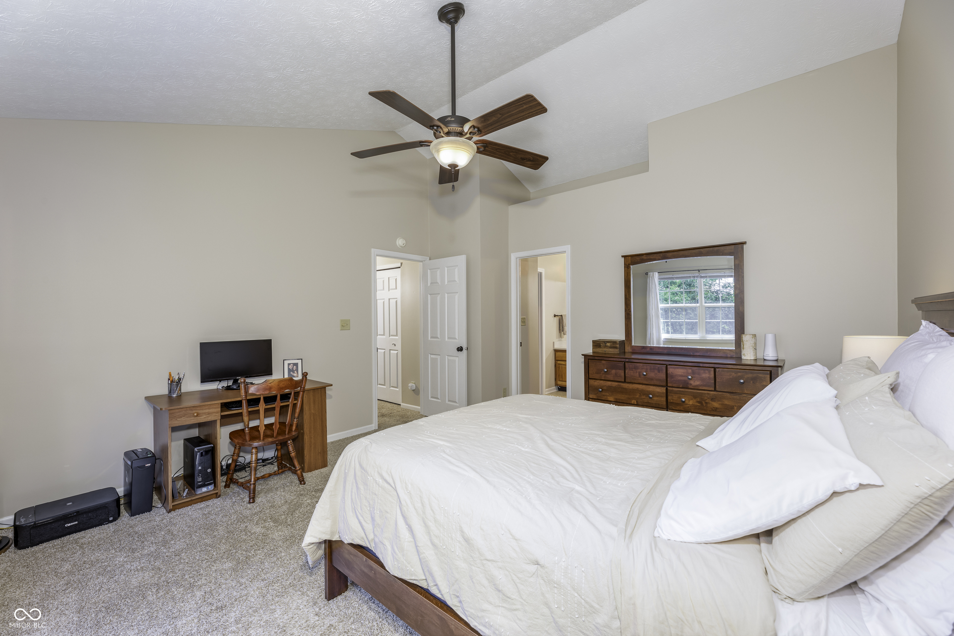 11289 Tufton Street Fishers, IN 46038 - Photo 15 of 56