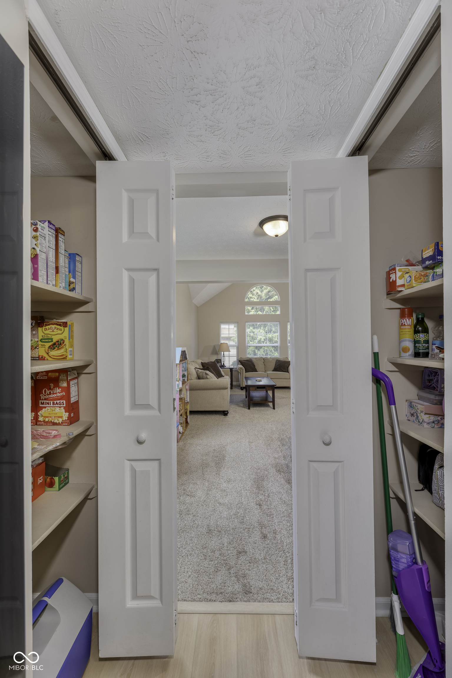 11289 Tufton Street Fishers, IN 46038 - Photo 10 of 56