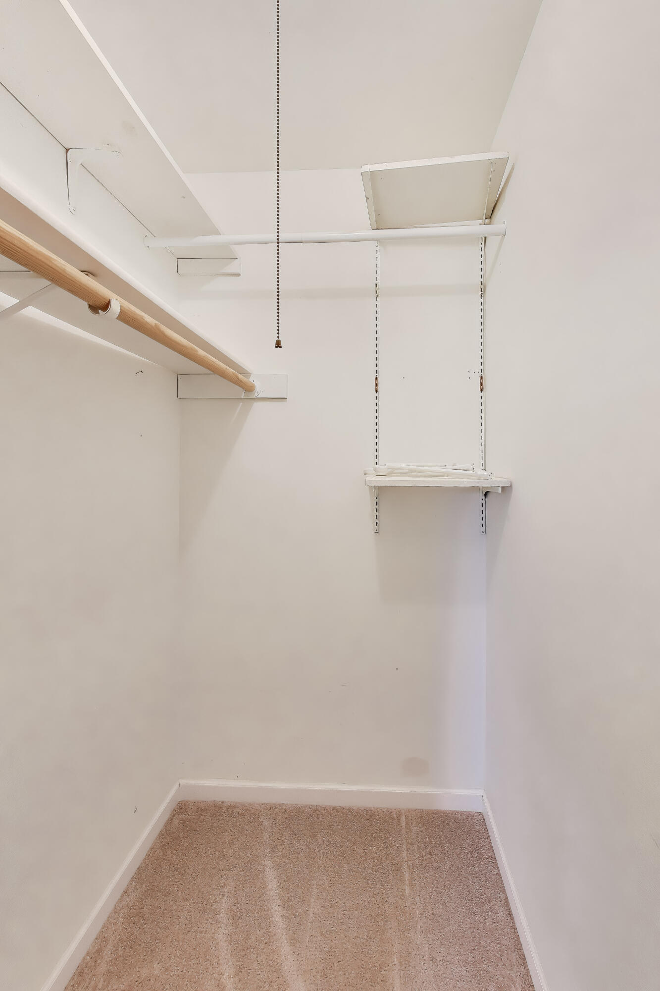 816 East 39th Lane Griffith, IN 46319 - Photo 17 of 42 a view of an empty walk in closet