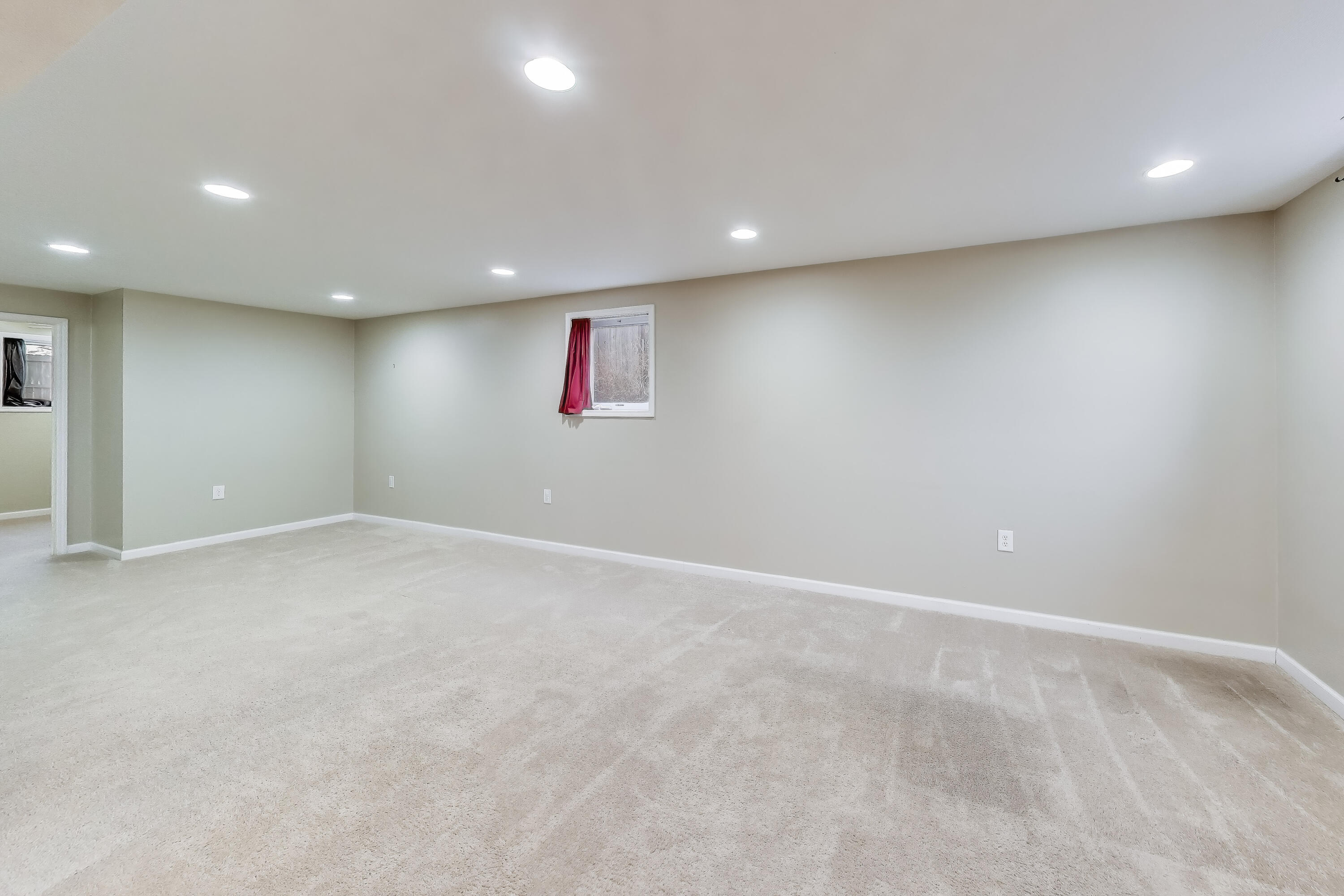 816 East 39th Lane Griffith, IN 46319 - Photo 24 of 42 a view of an empty room