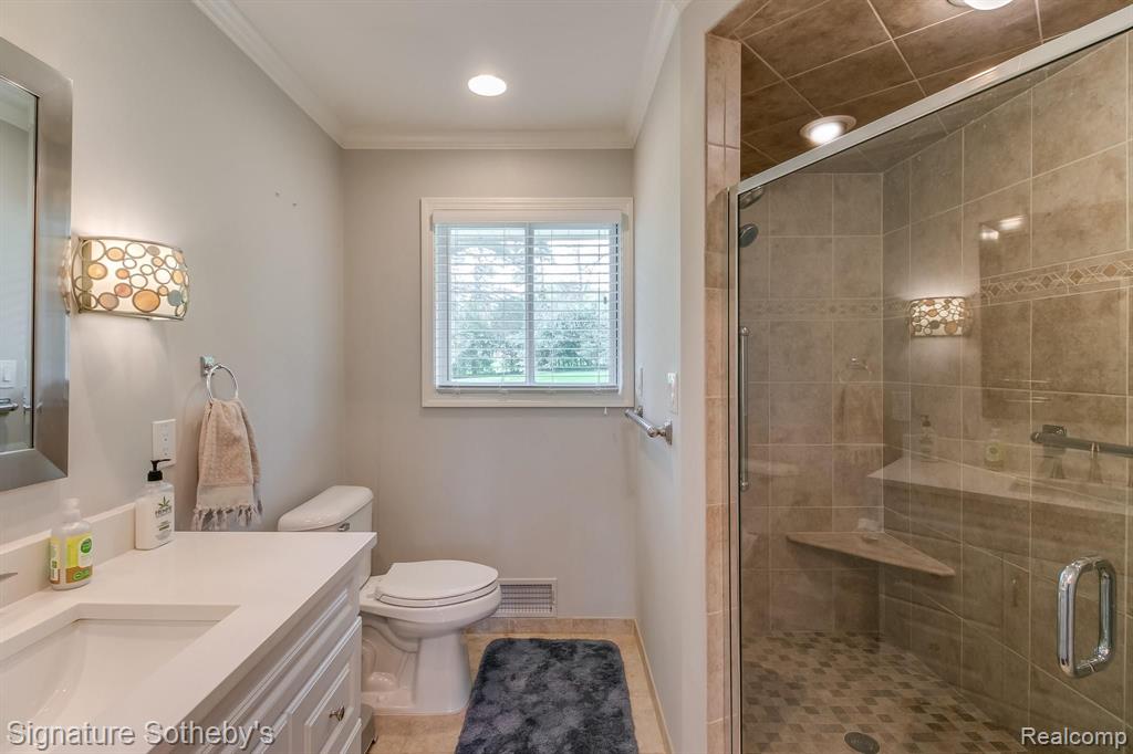 4840 Stoneleigh Road Bloomfield Hills, MI 48302 - Photo 29 of 41