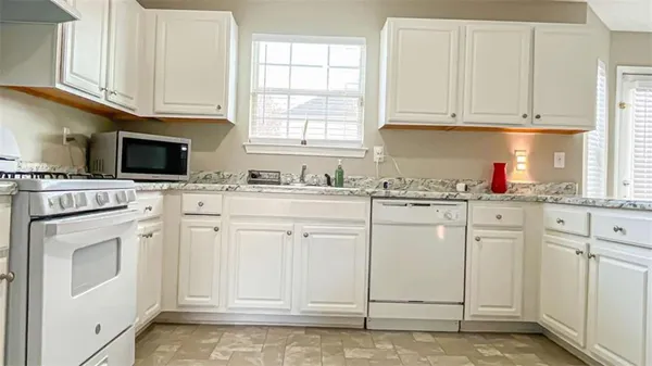 $319,999 | 80 Greenway Drive, Covington, GA 30016