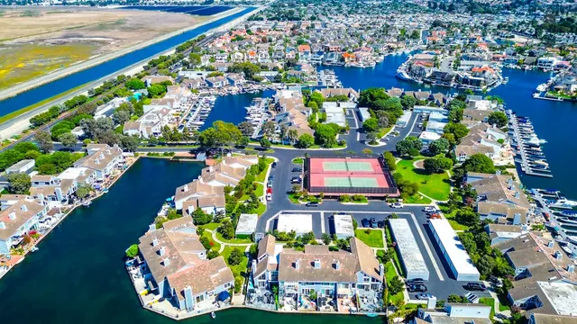 $2,395,000 | 3476 Windspun Drive, Huntington Beach, CA 92649
