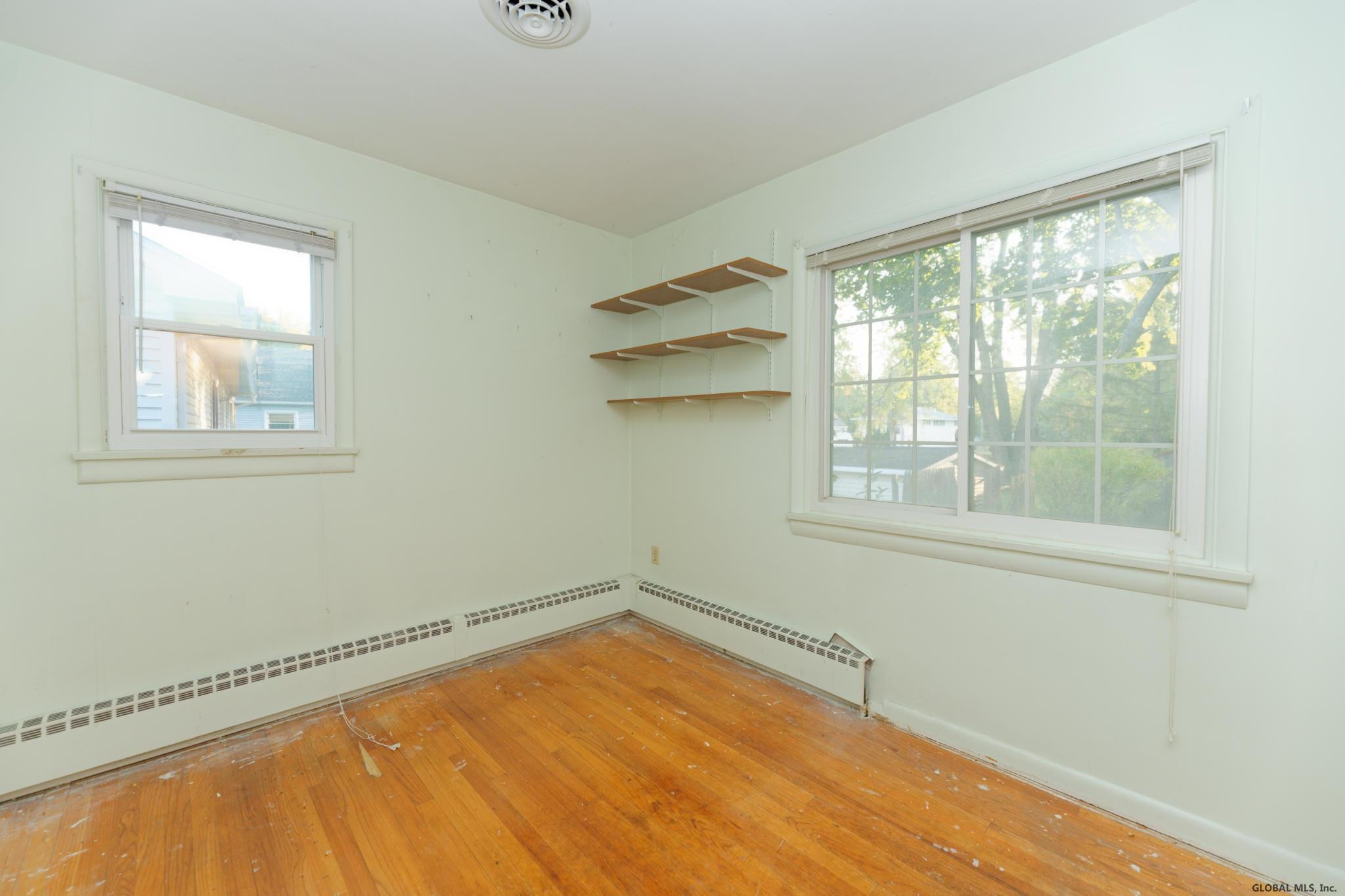524 Kings Road Schenectady, NY 12304 - Photo 15 of 31 Photo 15