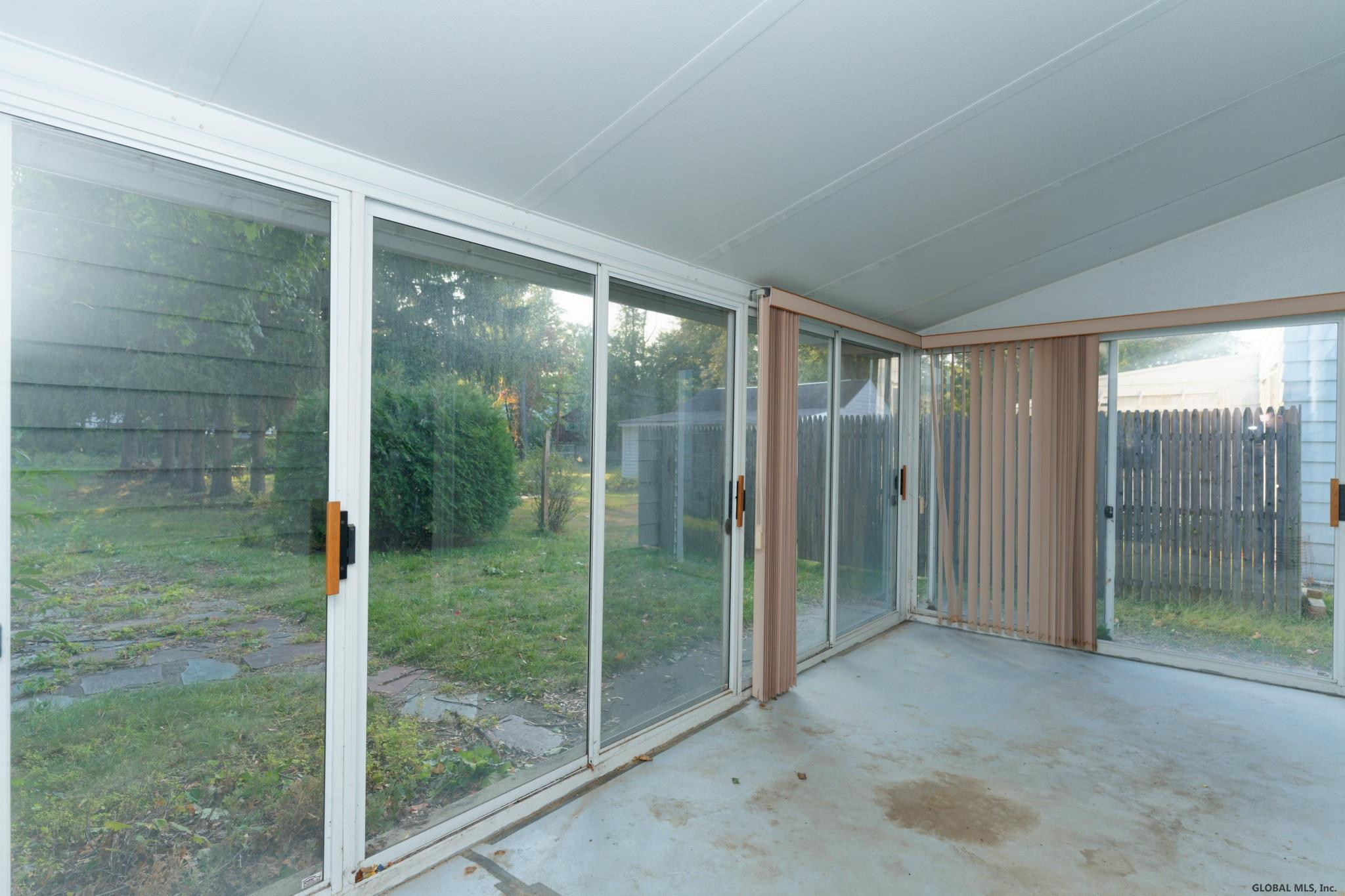 524 Kings Road Schenectady, NY 12304 - Photo 20 of 31 Photo 20
