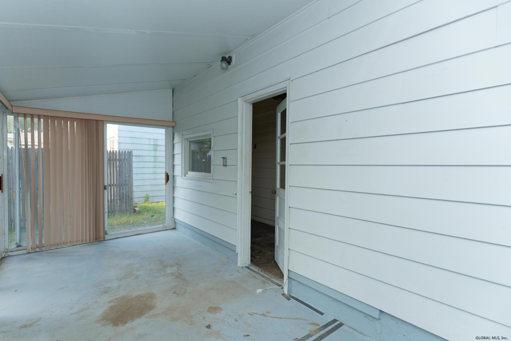 524 Kings Road Schenectady, NY 12304 - Photo 21 of 31 Photo 21