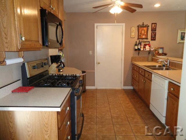 701 Spring Street Tecumseh, MI 49286 - Photo 3 of 18 31360238-2.JPG