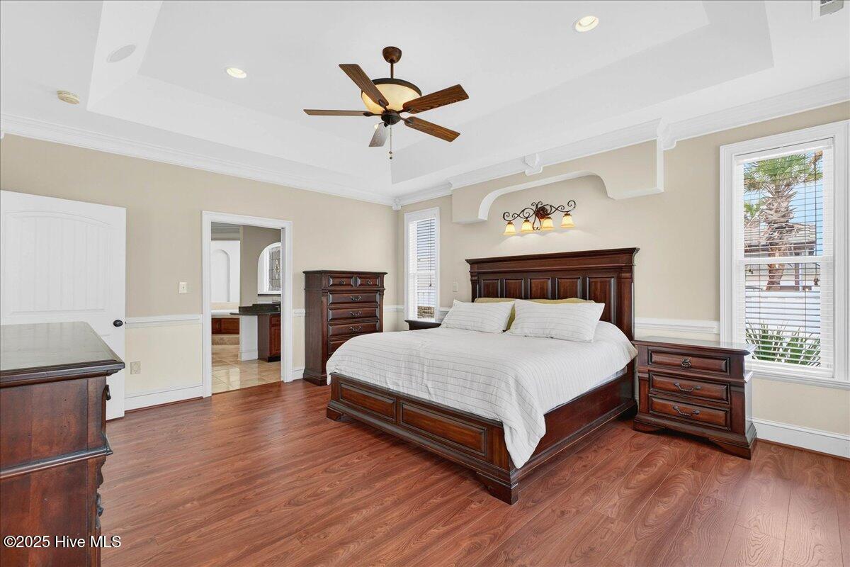 1019 Ridgewood Drive North Myrtle Beach, SC 29582 - Photo 21 of 49 Primary Bedroom