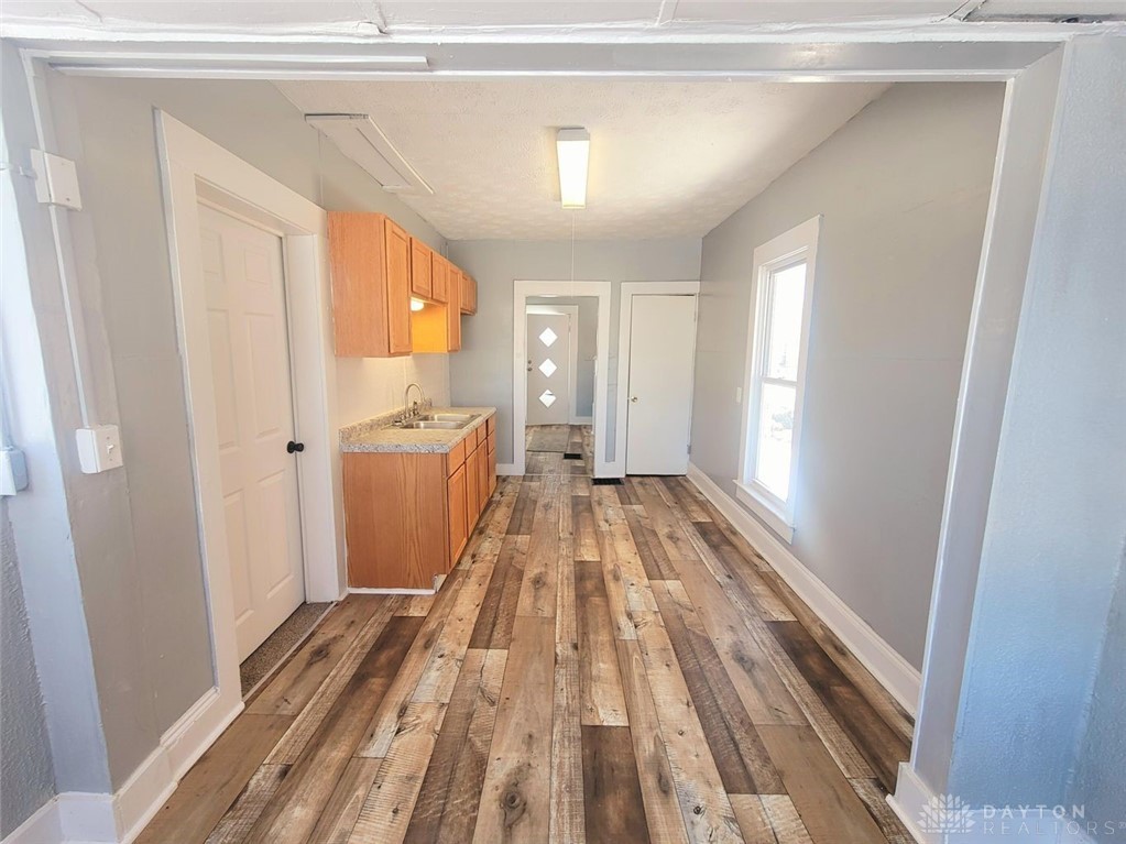 550 East Rose Street Springfield, OH 45505 - Photo 8 of 26