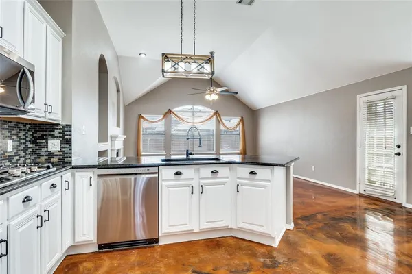 $2,400 | 613 Castleford Drive, Allen, TX 75013