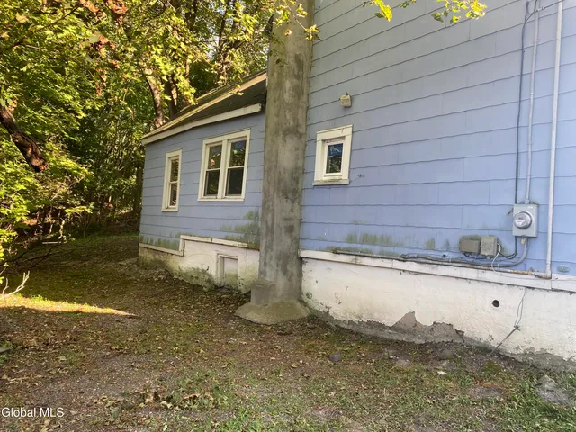 $79,900 | 76 Lawrence Street, Rensselaer, NY 12144