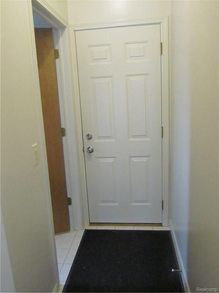 45182 Prestbury Road Canton, MI 48187 - Photo 26 of 31 IMG_1926.JPG