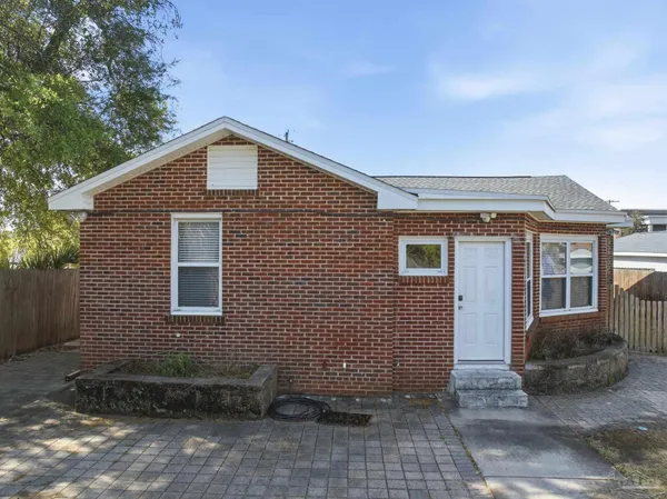 $1,825 | 1618 West Garden Street, Pensacola, FL 32502