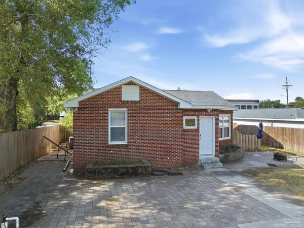 $1,825 | 1618 West Garden Street, Pensacola, FL 32502
