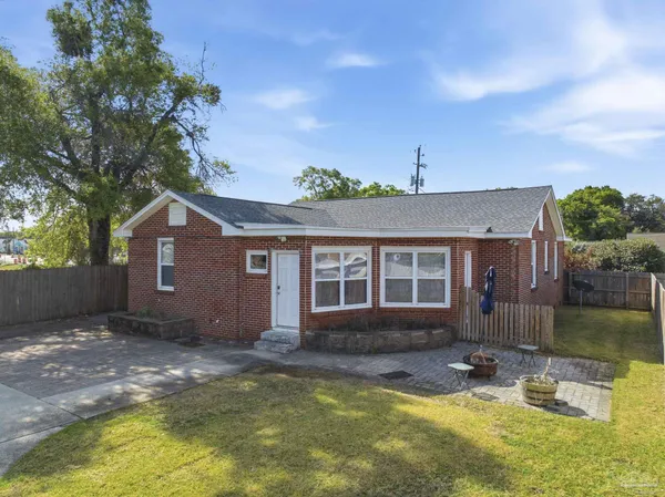 $1,825 | 1618 West Garden Street, Pensacola, FL 32502