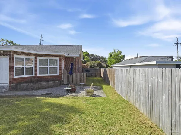 $1,825 | 1618 West Garden Street, Pensacola, FL 32502