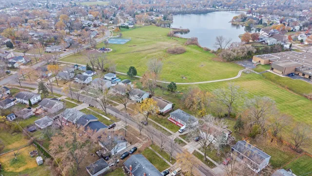 $323,900 | 228 Kosan Circle, Streamwood, IL 60107