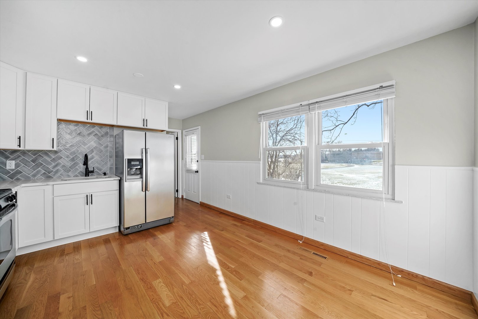 228 Kosan Circle Streamwood, IL 60107 - Photo 5 of 25