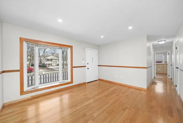 $323,900 | 228 Kosan Circle, Streamwood, IL 60107