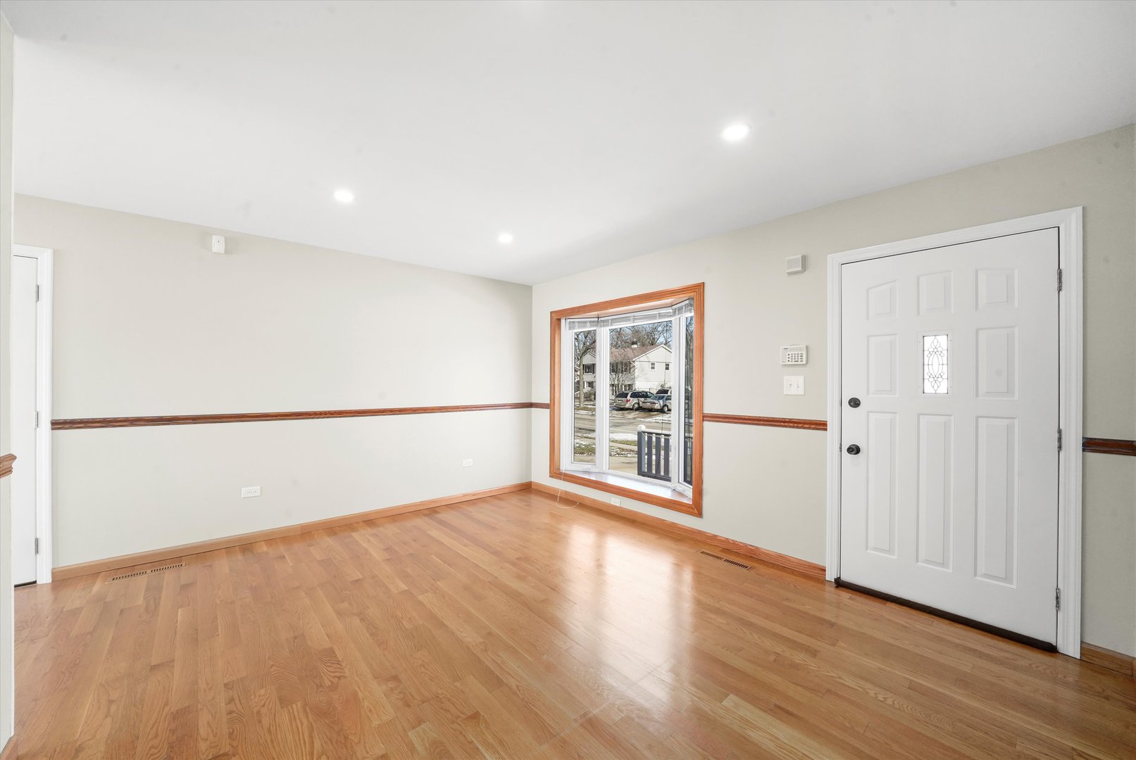 228 Kosan Circle Streamwood, IL 60107 - Photo 8 of 25