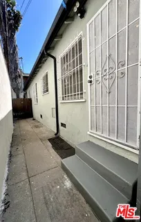 $2,400 | Reservoir Street, Los Angeles, CA 90026