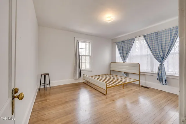 $1,595 | 818 5th Street, Bristol, TN 37620