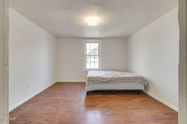 $1,595 | 818 5th Street, Bristol, TN 37620