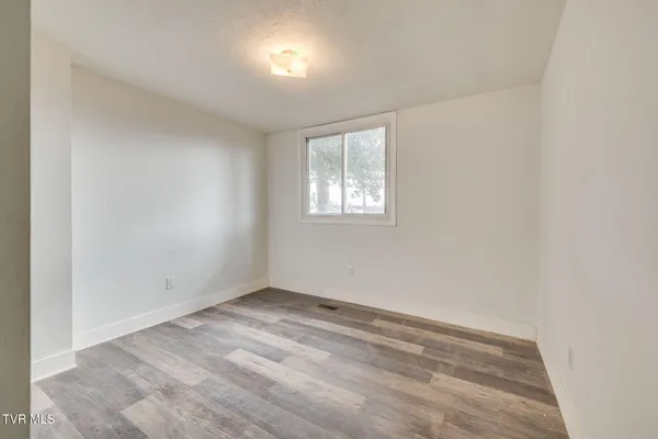 $1,525 | 818 5th Street, Bristol, TN 37620