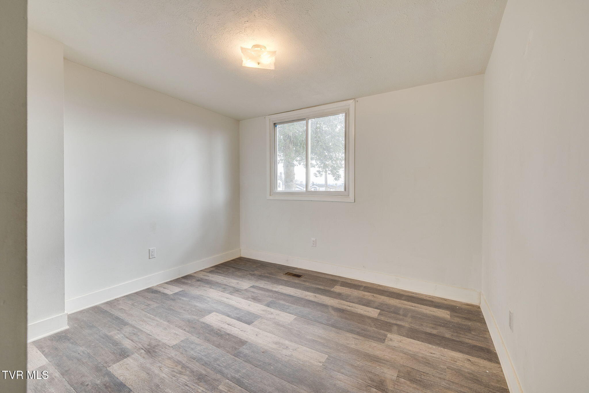 818 5th Street Bristol, TN 37620 - Photo 20 of 22 020