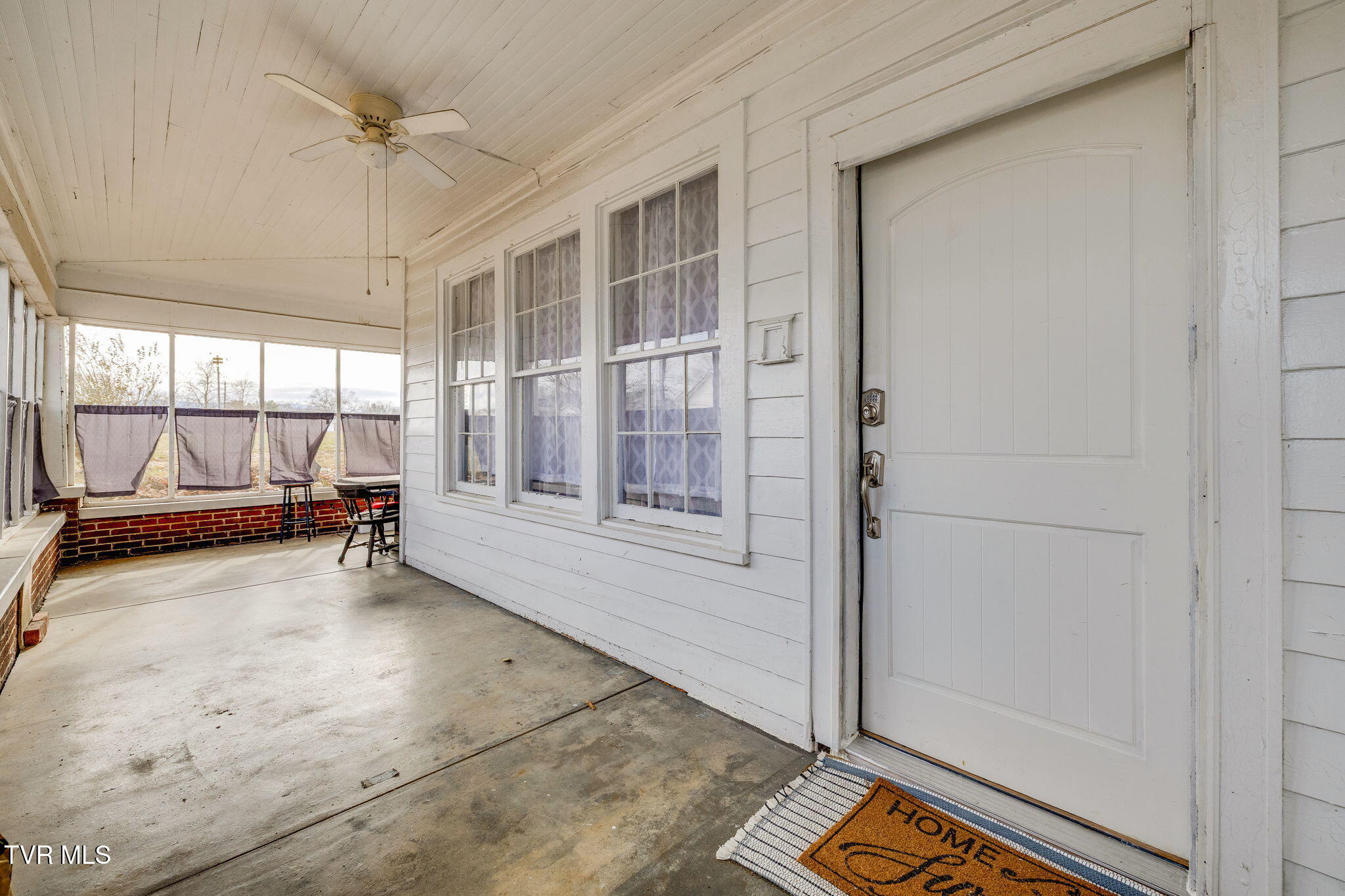 818 5th Street Bristol, TN 37620 - Photo 5 of 22 005