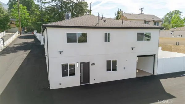 $2,200 | 10421 Pinyon Avenue, Tujunga, CA 91042