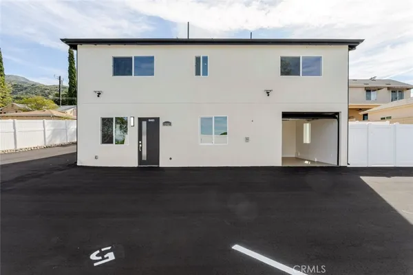 $2,200 | 10421 Pinyon Avenue, Tujunga, CA 91042